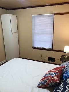 4 bed, 2.5 bath, 2000 sqft, $685 — Photo 2