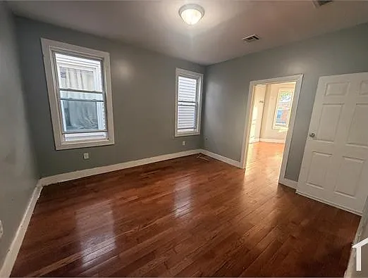 4 bed, $2,000 — Photo 2