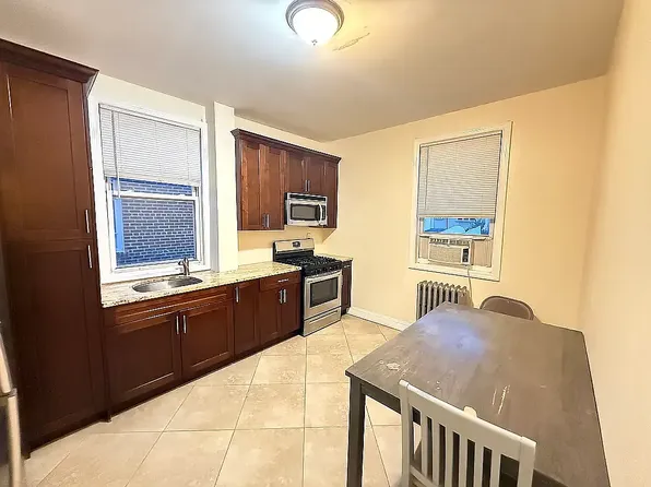 82-71 165th St #3, Jamaica, NY 11432