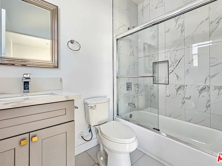 1921 Carmona Ave — Photo 17