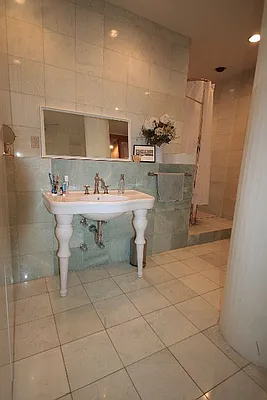 Sold by Hawksview Management | media 40