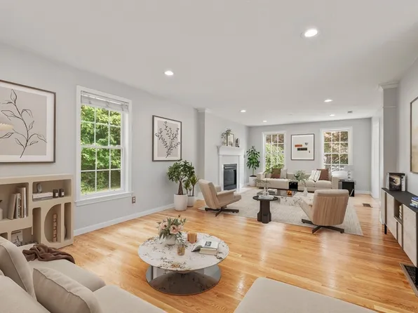 11 Ginger Way, South Easton, MA 02375