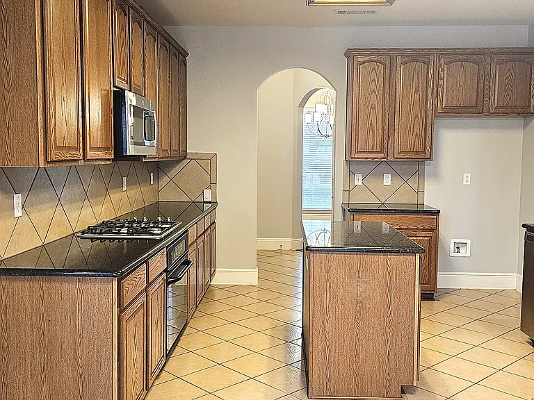 6901 Millerd Pond Dr — Photo 4