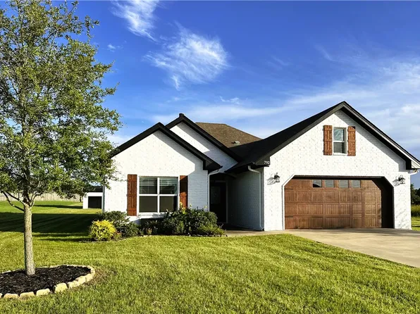 792 Mimosa Ln, Franklin, TX 77856