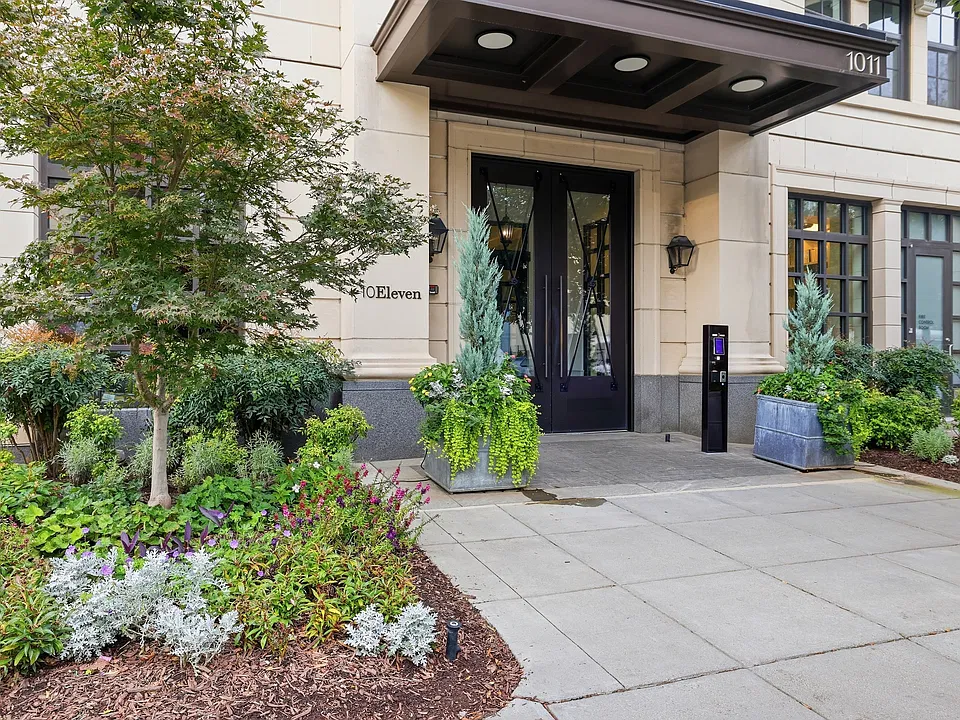1011 M St NW #702