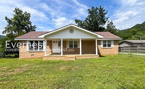 3217 Plaza Cir Photo 1