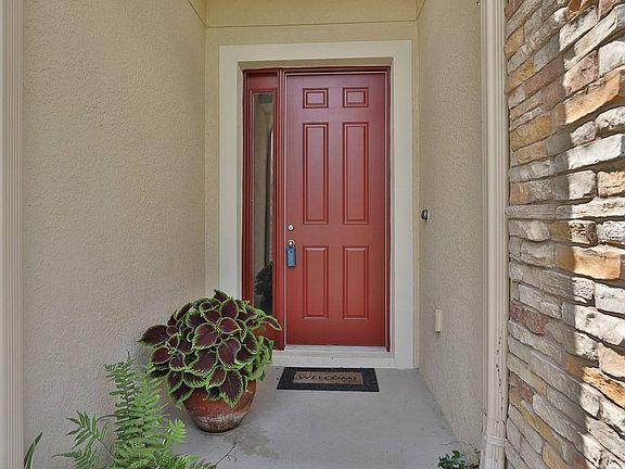 2nd image of 506 W Victoria Trails Blvd