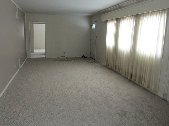 2nd image of 905 Evans Ave