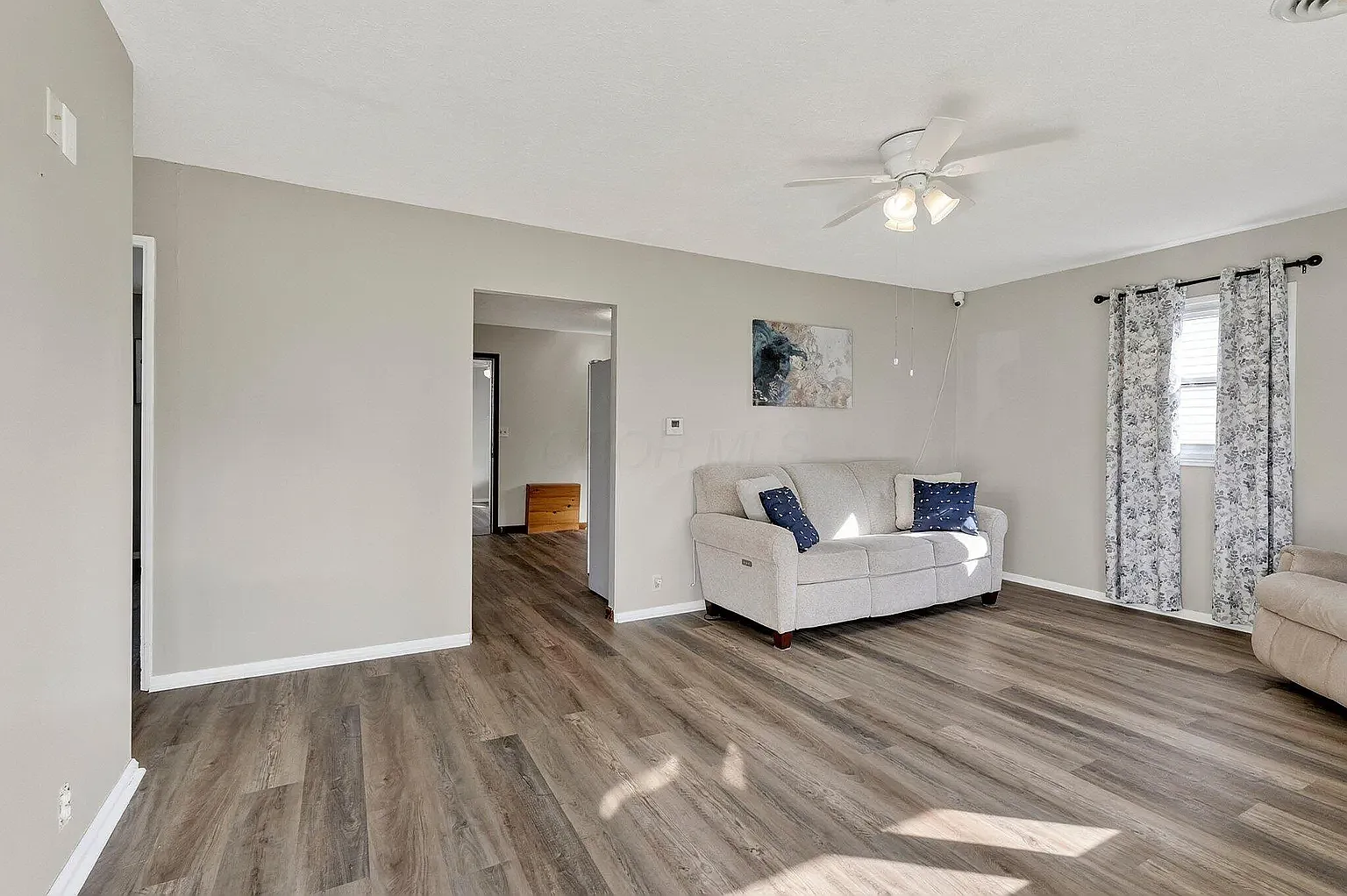 3 bed, 989 sqft, $1,700 — Photo 3