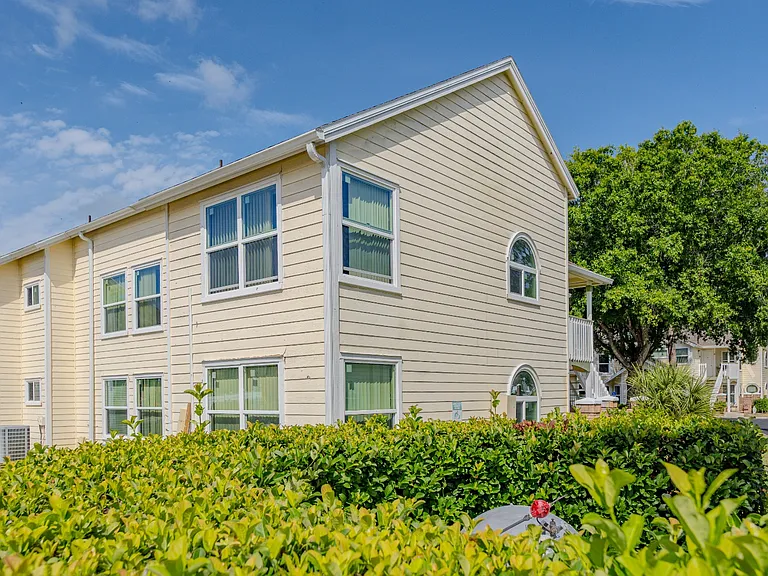 5004 Laguna Bay Cir #48 — Photo 31