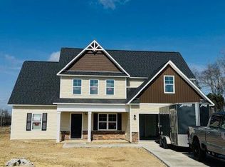 205 Megans Field Pl, Richlands, NC 28574