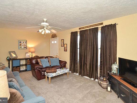 4th image of 25840 Hills Dr