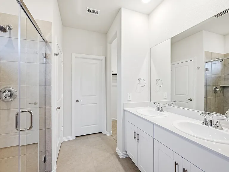 523 Blanton St — Photo 10