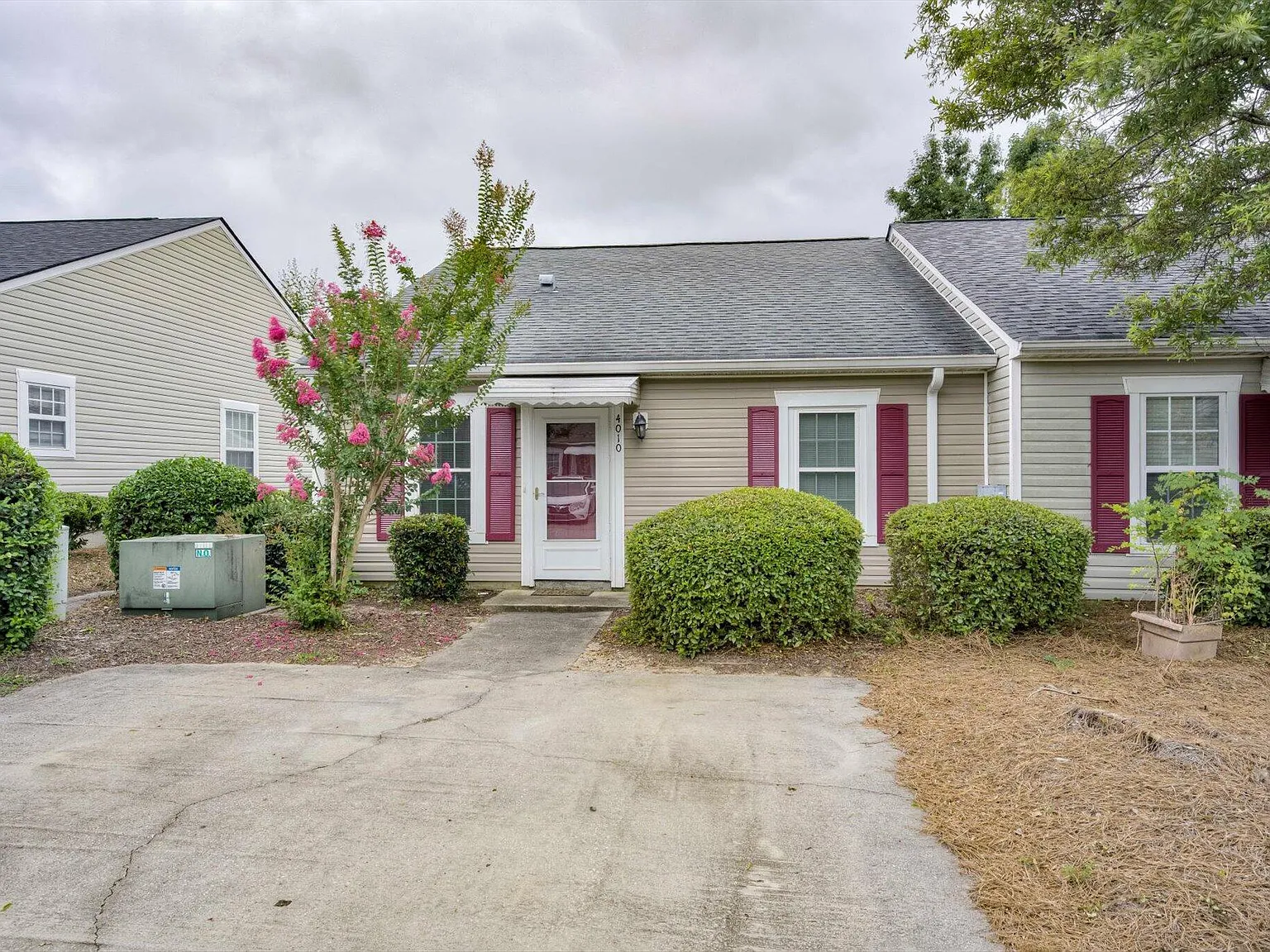 2 bed, 2.0 bath, 1094 sqft, $1,400 — Photo 2