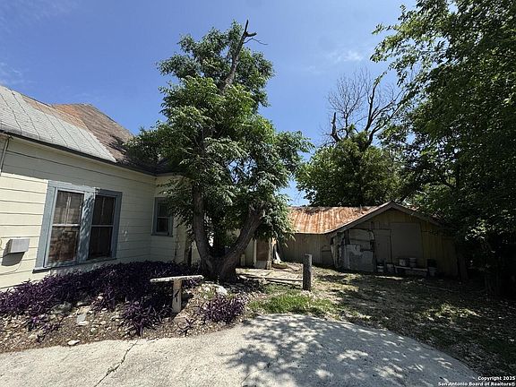 5th image of 104 E harlan