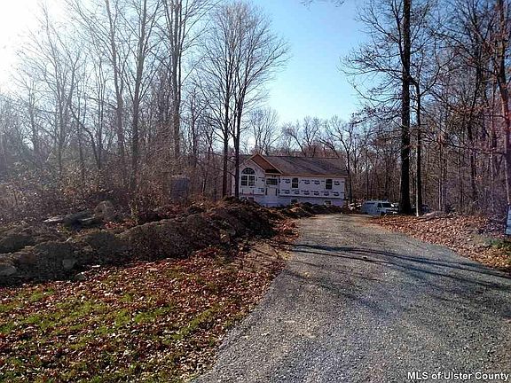 2nd image of 15 Baird Ct