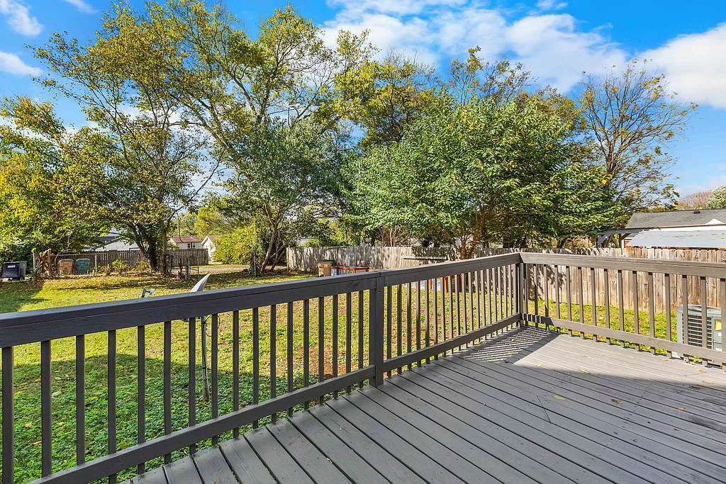 2 bed, 1.0 bath, 768 sqft, $1,750 — Photo 3