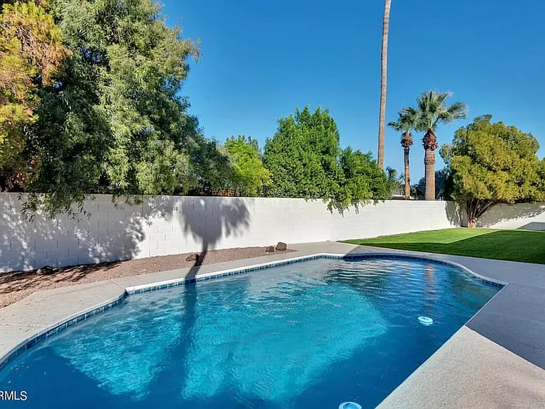 4044 E Yucca St — Photo 3