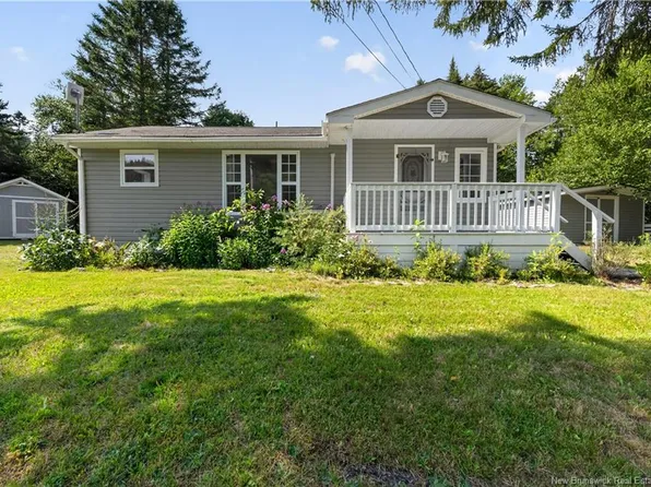 8250 Main St, Alma, NB E4H 1L8