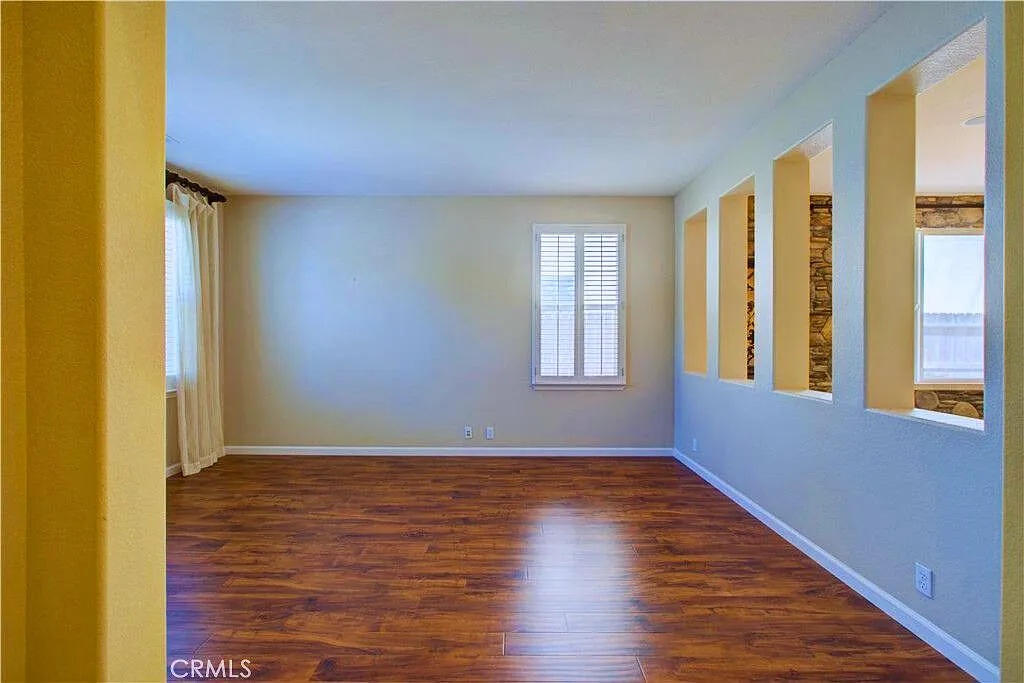 4 bed, 3284 sqft, $3,000 — Photo 4