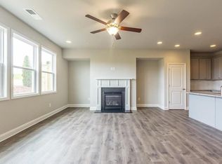 366 Hayden Cir, Woodstock, GA