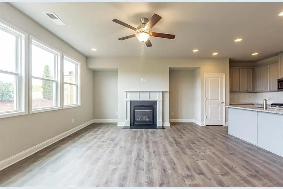 366 Hayden Cir photo 1