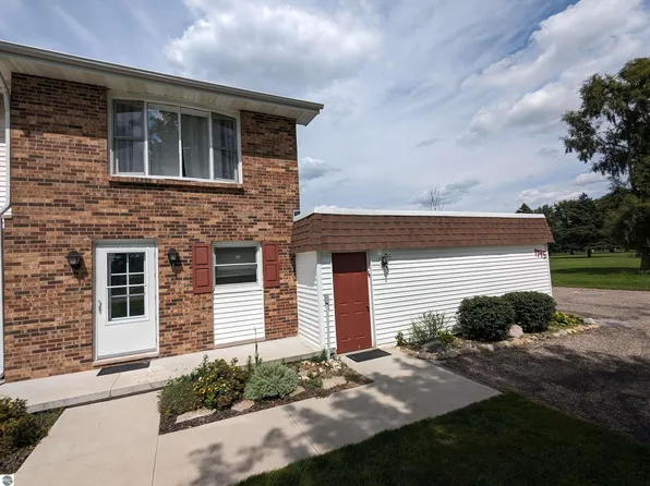 1145 Fairway Dr APT 1, Lake Isabella, MI 48893
