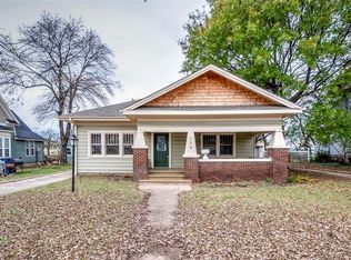 209 W 6th St, Stroud, OK 74079