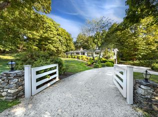 1001 Hulls Farm Rd, Southport, CT 06890