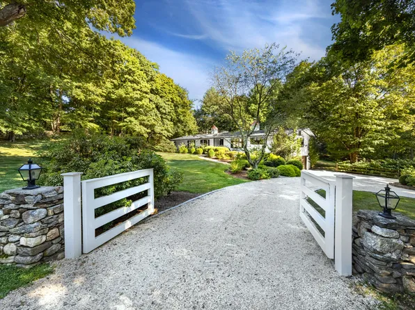 1001 Hulls Farm Road, Fairfield, CT 06890