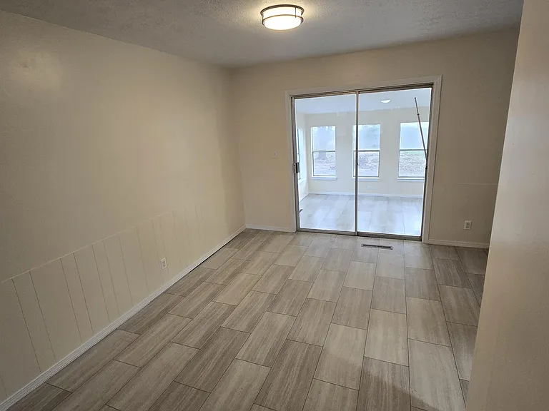 1472 E Berkeley St — Photo 5