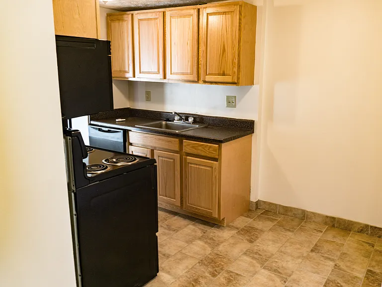 College Towers Apartments — Photo 65