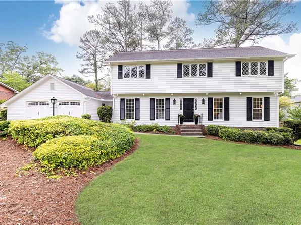2730 Burtz Dr, Marietta, GA 30068