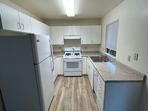 3rd image of 1460 Larissa Cir #A