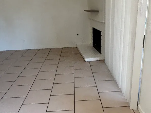 6005 Koa Dr, Rialto, CA 92377