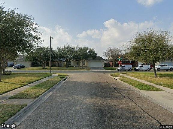 Exterior Neighborhood (street photo)