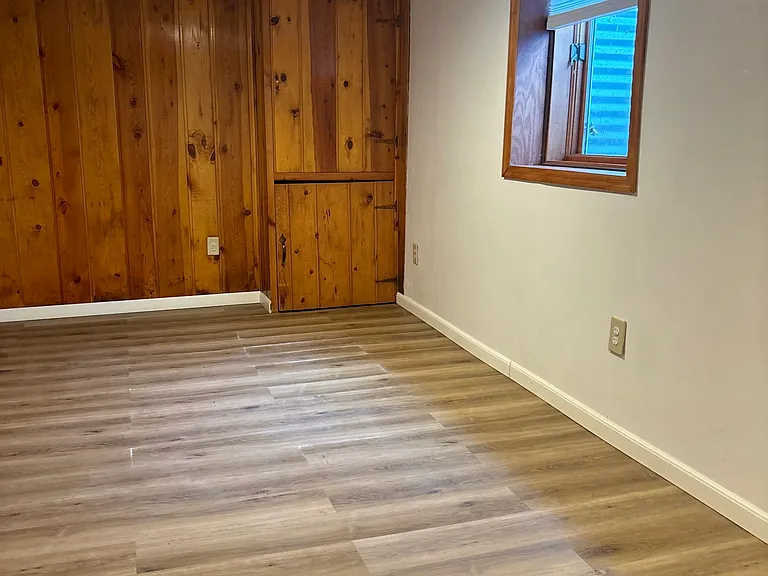 Large downstairs bedroom