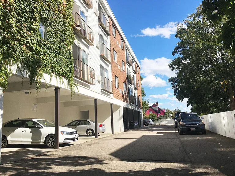 41-2 Belmont St — Photo 11