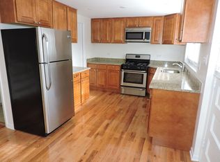 424 1/2 Ridge Rd, Wilmette, IL 60091