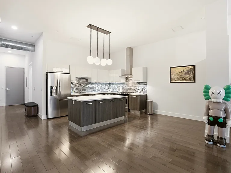 433 Pine Ave #306 — Photo 9