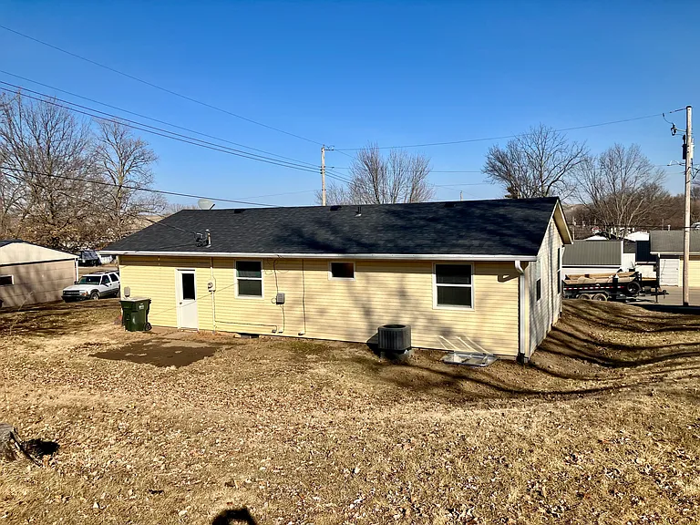 406 Cross St — Photo 8