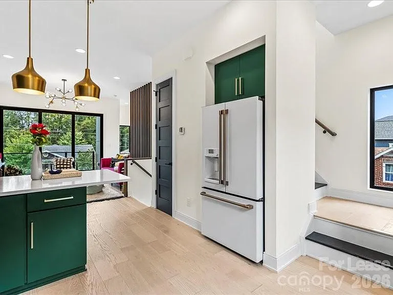 815 E 36th St — Photo 11
