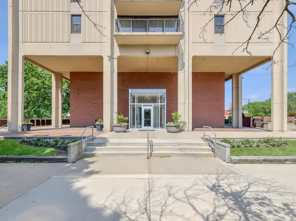 2901 S Michigan Ave APT 403, Chicago, IL 60616