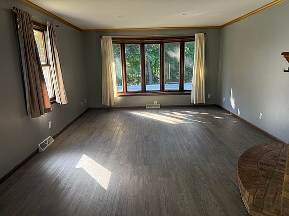 3rd image of 804 Brill Rd