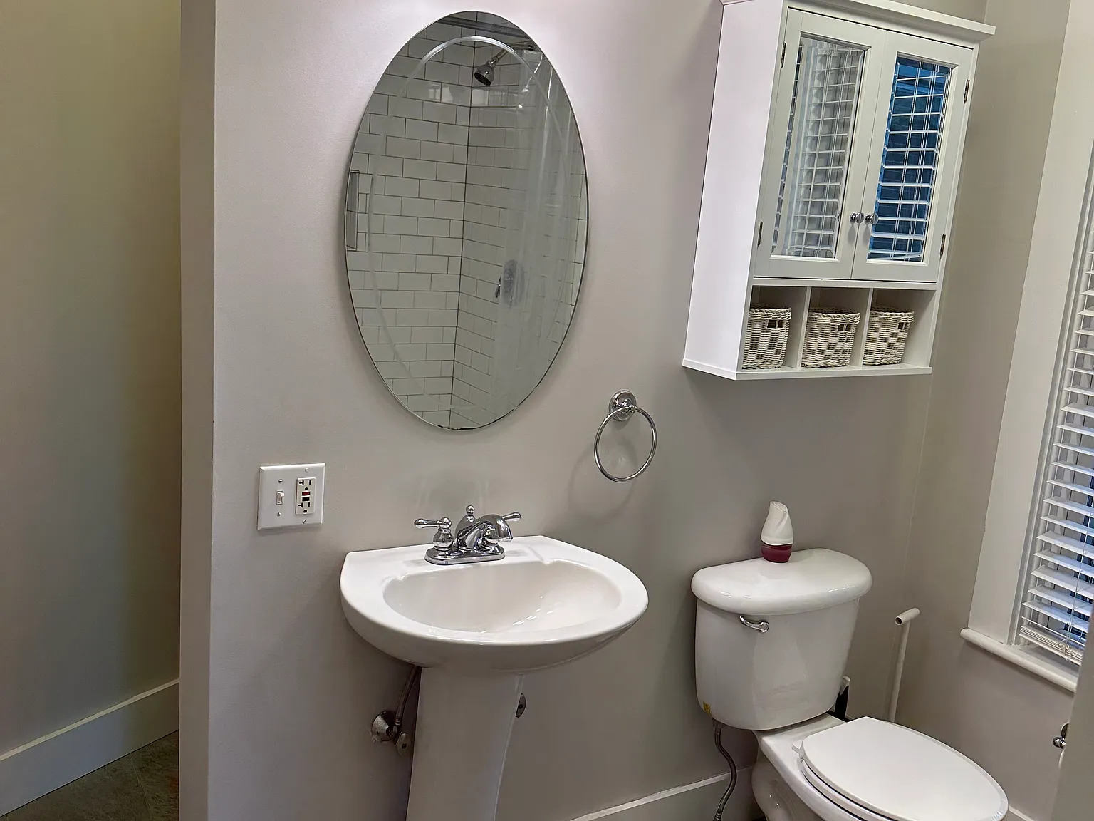 1 bed, 1300 sqft, $2,100 — Photo 3