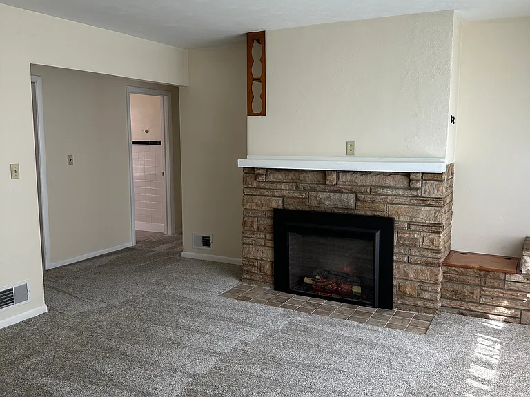 717 Saratoga Ave — Photo 2