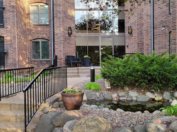 8430 Pennsylvania Rd APT 109, Bloomington, MN 55438