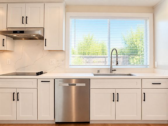 4th image of 3854 & 3850 Howe Ct #3850