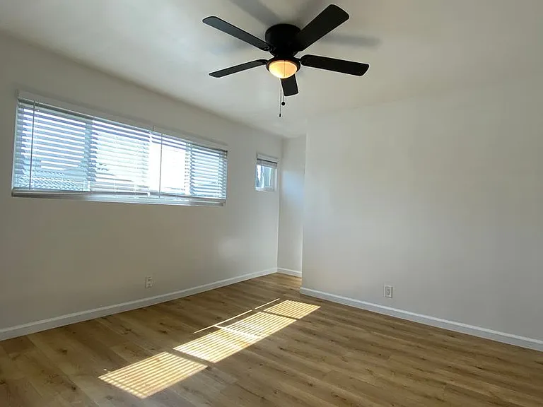 6556 Lamirada Ave — Photo 13