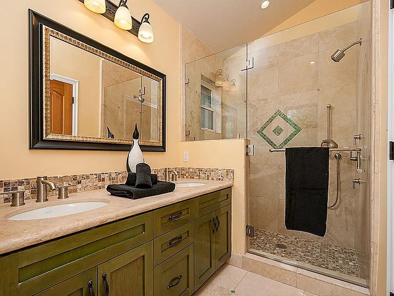 2 San Diego Ct — Photo 13